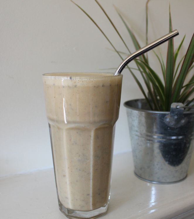 Peanut butter and coconut yogurt smoothie Natlicious food