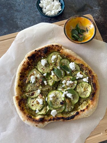 pesto-and-courgette-pizza-gr