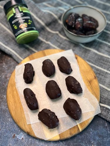 pistachio-date-chocolates