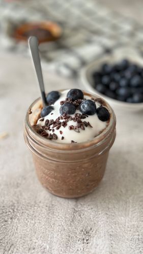 chocolate-and-blueberry-overnight-oats